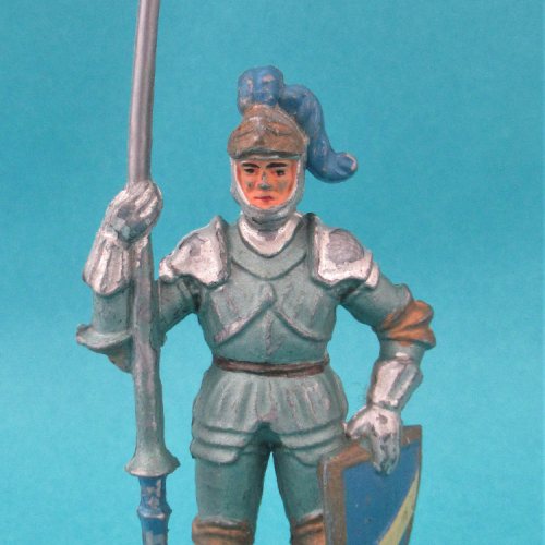 06. Chevalier en armure de faction avec lance, bouclier et casque à plumets.